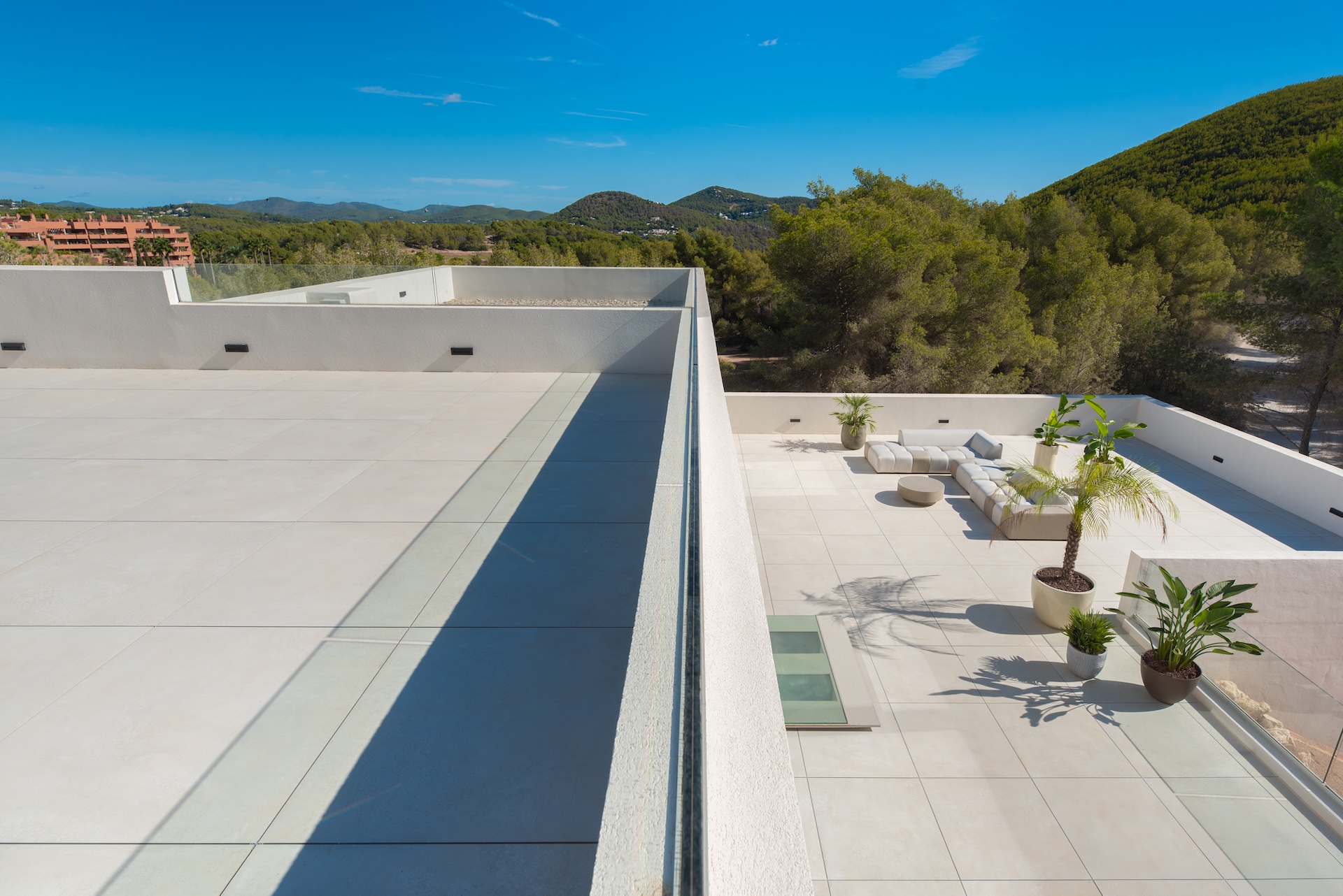 Resa Estates Ibiza villa te koop modern 1.terrace .jpg